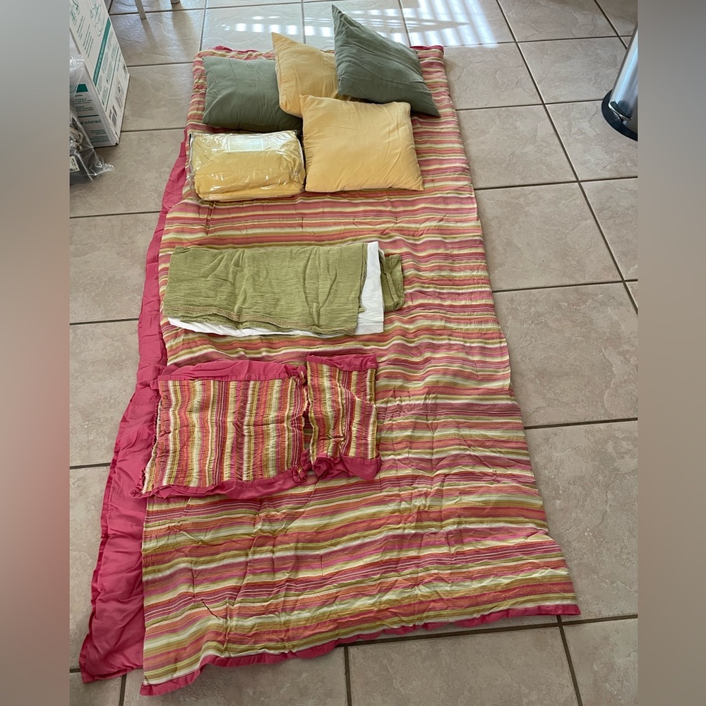 Cal King Comforter and sheets set
